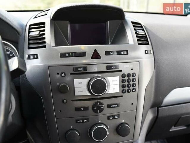 Серый Опель Зафира, объемом двигателя 1.9 л и пробегом 309 тыс. км за 4600 $, фото 10 на Automoto.ua