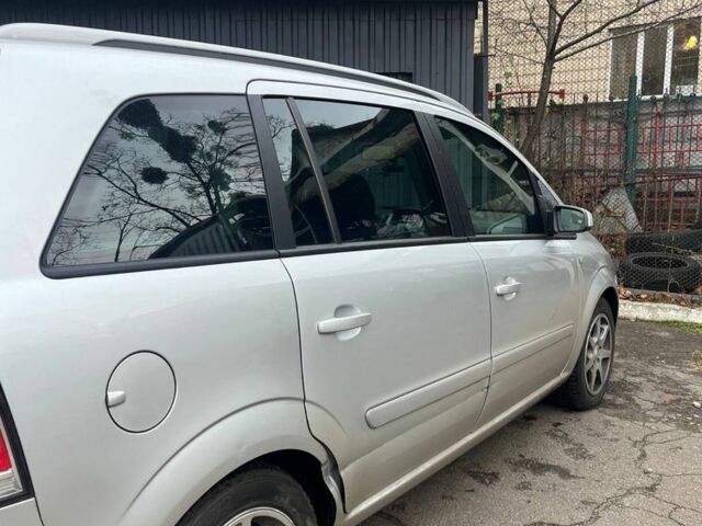 Серый Опель Зафира, объемом двигателя 1.9 л и пробегом 3 тыс. км за 2500 $, фото 5 на Automoto.ua