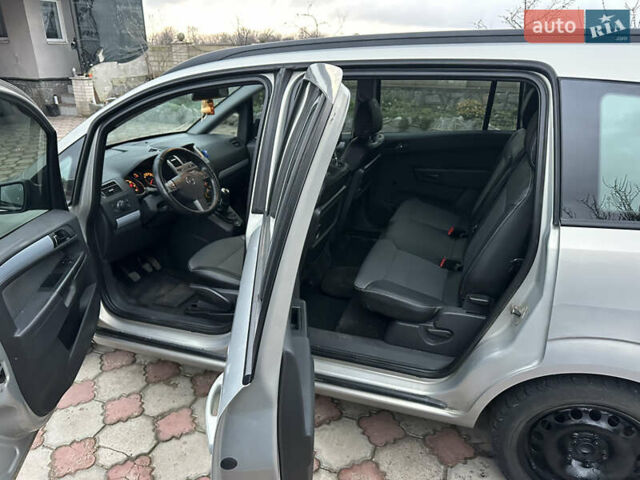 Серый Опель Зафира, объемом двигателя 1.91 л и пробегом 410 тыс. км за 4300 $, фото 15 на Automoto.ua
