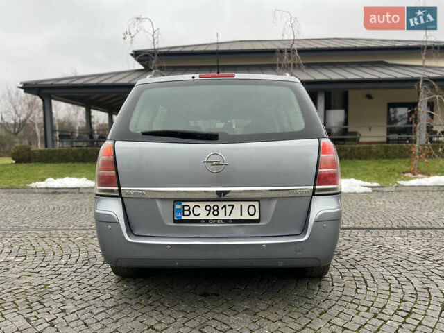 Серый Опель Зафира, объемом двигателя 1.9 л и пробегом 275 тыс. км за 4900 $, фото 12 на Automoto.ua