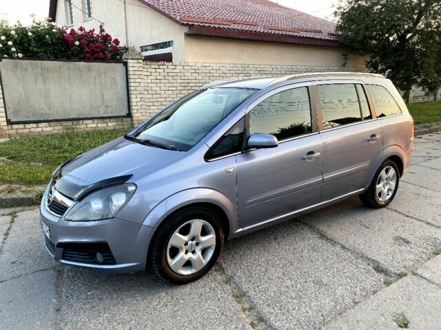 Сірий Опель Зафіра, об'ємом двигуна 1.6 л та пробігом 215 тис. км за 4999 $, фото 2 на Automoto.ua