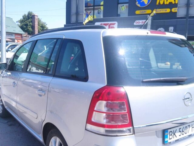 Сірий Опель Зафіра, об'ємом двигуна 1.8 л та пробігом 214 тис. км за 6500 $, фото 3 на Automoto.ua