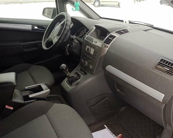 Сірий Опель Зафіра, об'ємом двигуна 1.6 л та пробігом 304 тис. км за 5100 $, фото 7 на Automoto.ua