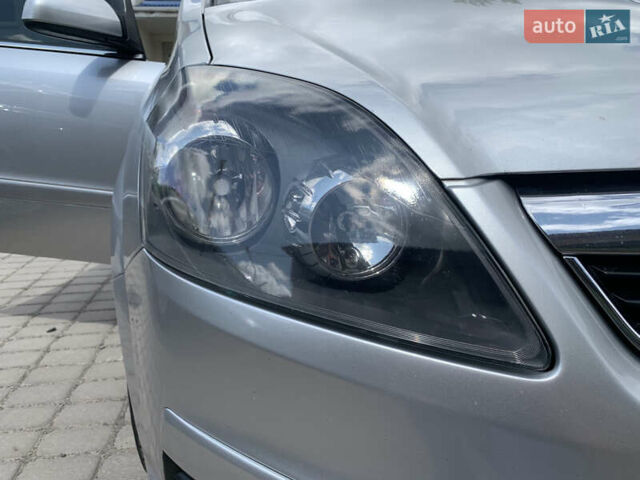 Серый Опель Зафира, объемом двигателя 1.9 л и пробегом 404 тыс. км за 6500 $, фото 15 на Automoto.ua