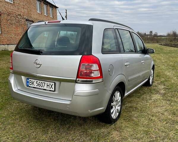 Серый Опель Зафира, объемом двигателя 1.8 л и пробегом 218 тыс. км за 4999 $, фото 16 на Automoto.ua