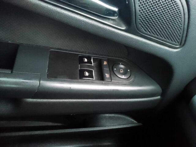 Серый Опель Зафира, объемом двигателя 1.6 л и пробегом 270 тыс. км за 5600 $, фото 19 на Automoto.ua