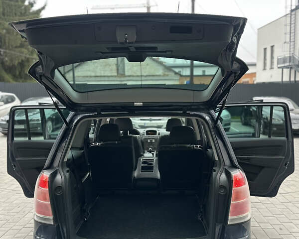 Сірий Опель Зафіра, об'ємом двигуна 1.8 л та пробігом 249 тис. км за 5999 $, фото 39 на Automoto.ua