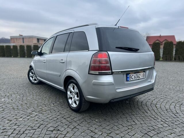 Серый Опель Зафира, объемом двигателя 1.9 л и пробегом 280 тыс. км за 4400 $, фото 4 на Automoto.ua