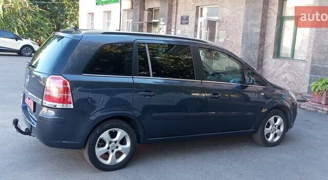 Серый Опель Зафира, объемом двигателя 1.8 л и пробегом 232 тыс. км за 5400 $, фото 5 на Automoto.ua