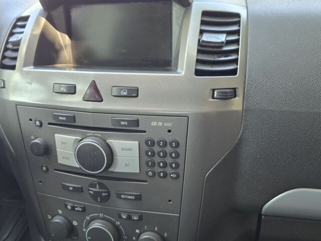 Опель Зафира 2006 в Кривом Роге на Automoto.ua Серый Опель Зафира, объемом двигателя 1.9 л и пробегом 300 тыс. км за 3733 $, фото 13 на Automoto.ua