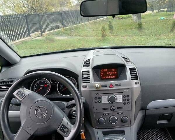 Серый Опель Зафира, объемом двигателя 1.6 л и пробегом 307 тыс. км за 4600 $, фото 5 на Automoto.ua