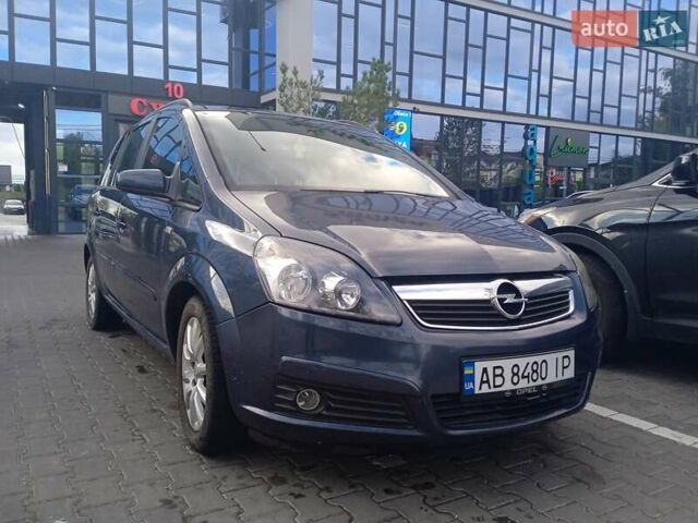 Серый Опель Зафира, объемом двигателя 1.8 л и пробегом 192 тыс. км за 6000 $, фото 3 на Automoto.ua