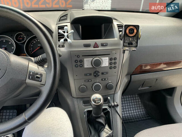 Серый Опель Зафира, объемом двигателя 1.9 л и пробегом 404 тыс. км за 6500 $, фото 22 на Automoto.ua