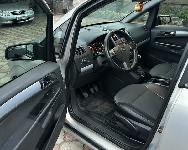 Серый Опель Зафира, объемом двигателя 1.91 л и пробегом 410 тыс. км за 4300 $, фото 18 на Automoto.ua