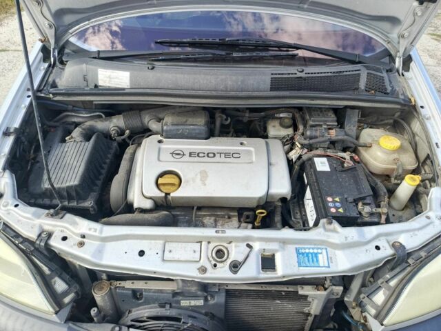 Серый Опель Зафира, объемом двигателя 1.6 л и пробегом 280 тыс. км за 2000 $, фото 3 на Automoto.ua