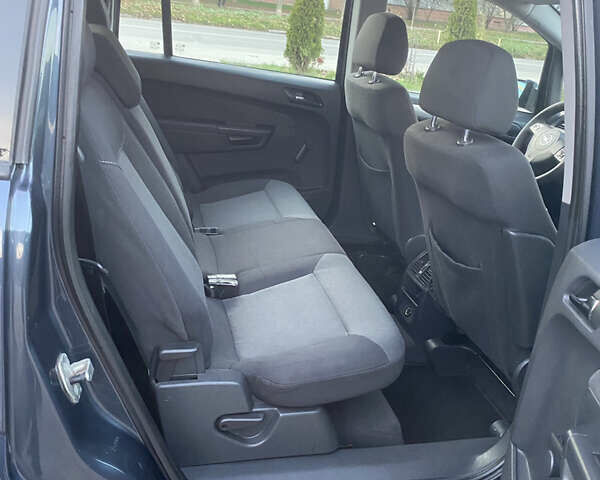 Серый Опель Зафира, объемом двигателя 1.8 л и пробегом 217 тыс. км за 5600 $, фото 21 на Automoto.ua