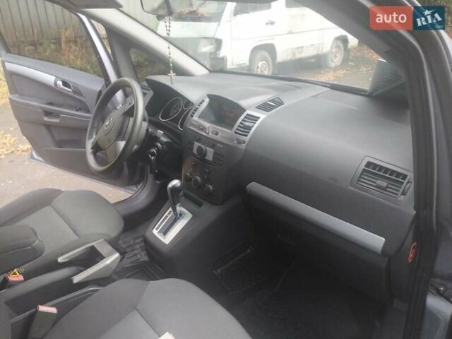 Серый Опель Зафира, объемом двигателя 2.2 л и пробегом 280 тыс. км за 4999 $, фото 18 на Automoto.ua