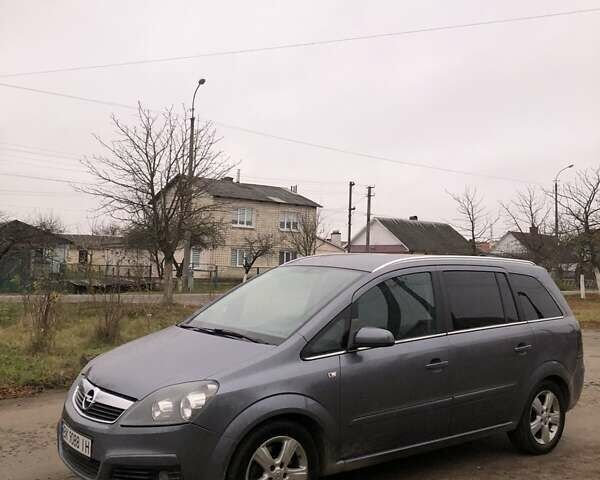 Серый Опель Зафира, объемом двигателя 1.9 л и пробегом 300 тыс. км за 4950 $, фото 8 на Automoto.ua