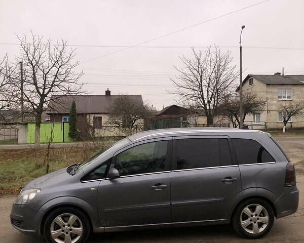 Серый Опель Зафира, объемом двигателя 1.9 л и пробегом 300 тыс. км за 4950 $, фото 10 на Automoto.ua