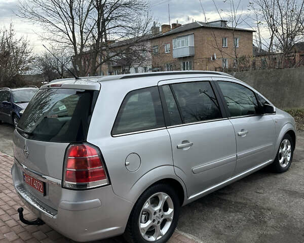 Серый Опель Зафира, объемом двигателя 1.8 л и пробегом 197 тыс. км за 5999 $, фото 3 на Automoto.ua