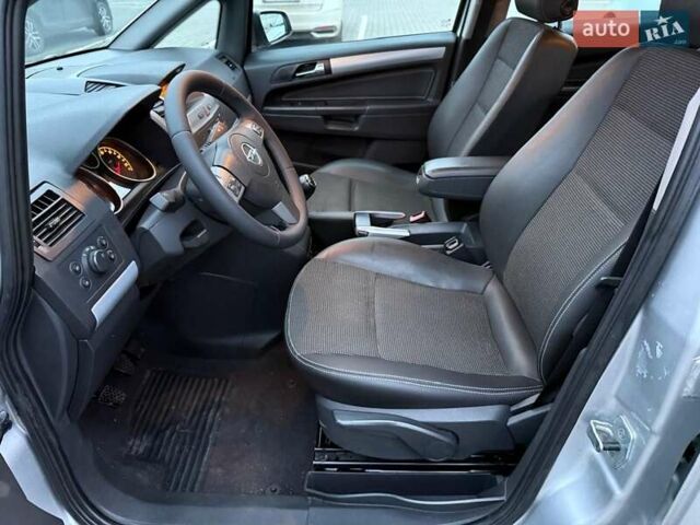 Сірий Опель Зафіра, об'ємом двигуна 1.9 л та пробігом 171 тис. км за 5700 $, фото 28 на Automoto.ua