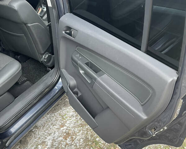 Серый Опель Зафира, объемом двигателя 2.2 л и пробегом 215 тыс. км за 8200 $, фото 46 на Automoto.ua