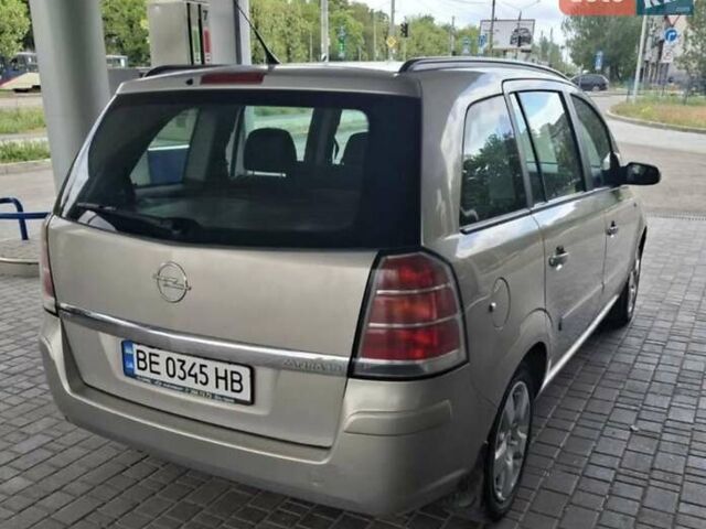 Серый Опель Зафира, объемом двигателя 1.8 л и пробегом 210 тыс. км за 5700 $, фото 1 на Automoto.ua