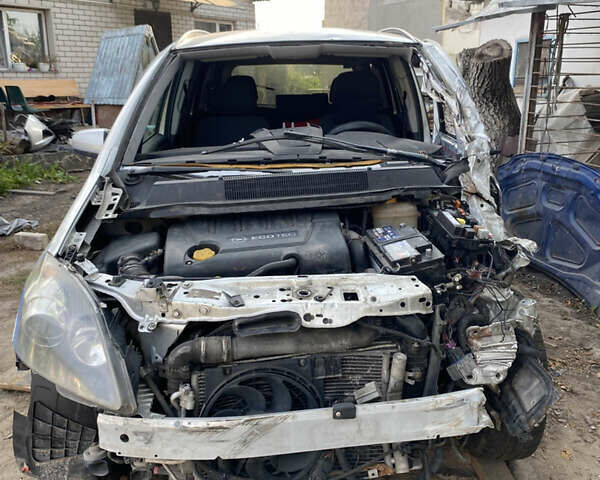 Сірий Опель Зафіра, об'ємом двигуна 1.9 л та пробігом 221 тис. км за 1600 $, фото 5 на Automoto.ua
