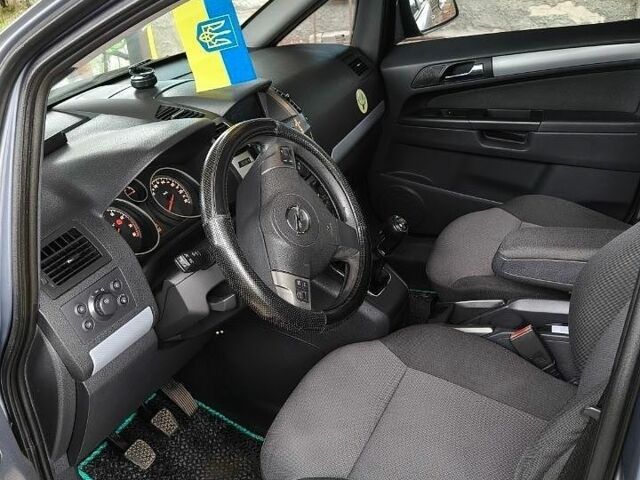 Сірий Опель Зафіра, об'ємом двигуна 1.8 л та пробігом 220 тис. км за 6800 $, фото 6 на Automoto.ua