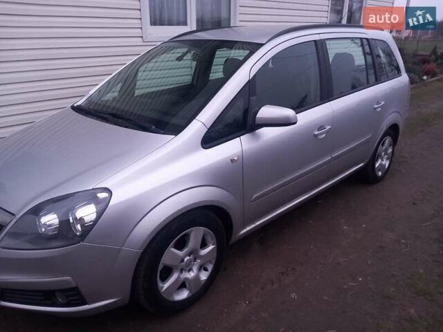 Сірий Опель Зафіра, об'ємом двигуна 1.6 л та пробігом 242 тис. км за 5500 $, фото 1 на Automoto.ua