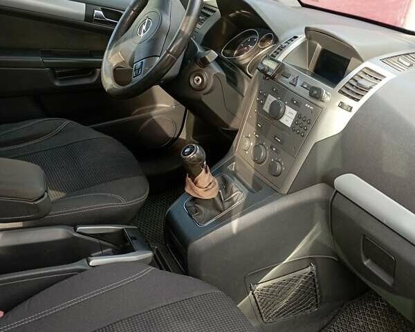 Серый Опель Зафира, объемом двигателя 1.91 л и пробегом 341 тыс. км за 4750 $, фото 7 на Automoto.ua