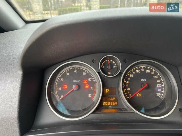 Серый Опель Зафира, объемом двигателя 2.2 л и пробегом 215 тыс. км за 8200 $, фото 36 на Automoto.ua