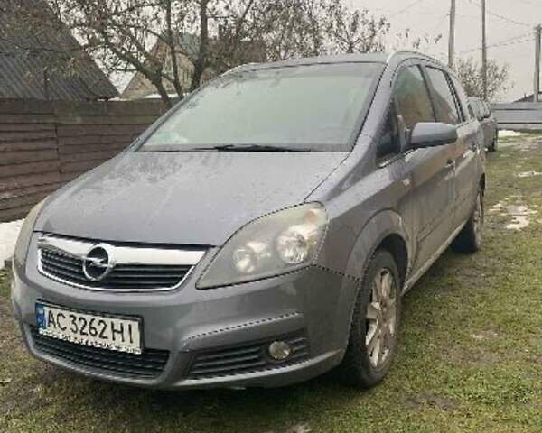 Серый Опель Зафира, объемом двигателя 1.6 л и пробегом 269 тыс. км за 5350 $, фото 2 на Automoto.ua