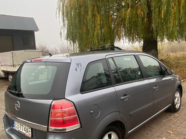 Серый Опель Зафира, объемом двигателя 1.6 л и пробегом 250 тыс. км за 2900 $, фото 4 на Automoto.ua