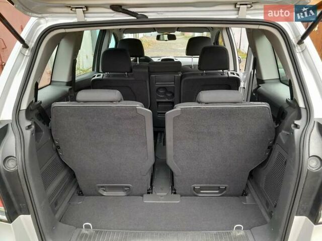 Серый Опель Зафира, объемом двигателя 1.8 л и пробегом 188 тыс. км за 6350 $, фото 32 на Automoto.ua