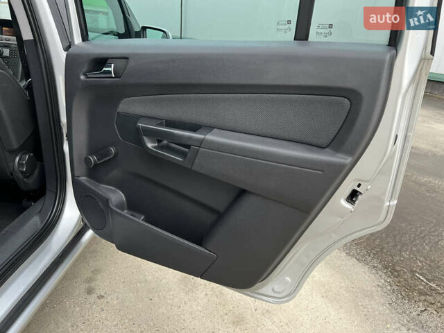 Серый Опель Зафира, объемом двигателя 1.8 л и пробегом 232 тыс. км за 6300 $, фото 50 на Automoto.ua