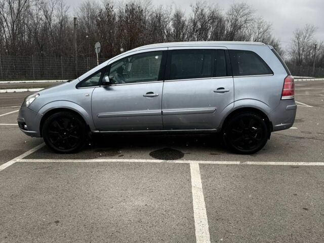 Серый Опель Зафира, объемом двигателя 0 л и пробегом 379 тыс. км за 5400 $, фото 3 на Automoto.ua