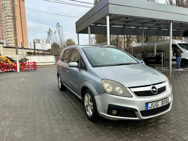 Серый Опель Зафира, объемом двигателя 1.9 л и пробегом 340 тыс. км за 2299 $, фото 12 на Automoto.ua