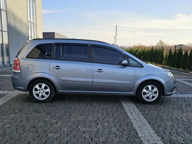 Серый Опель Зафира, объемом двигателя 1.6 л и пробегом 287 тыс. км за 4500 $, фото 7 на Automoto.ua