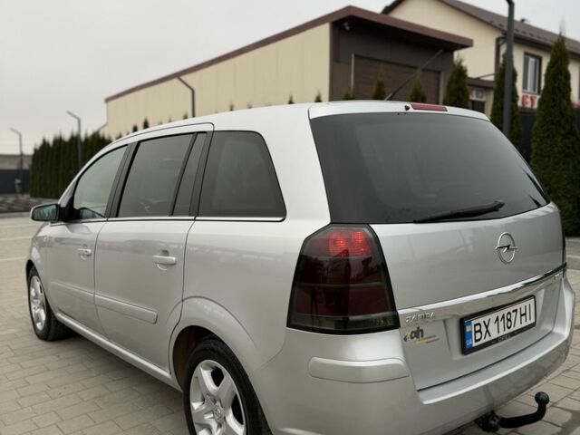 Сірий Опель Зафіра, об'ємом двигуна 1.9 л та пробігом 270 тис. км за 5700 $, фото 1 на Automoto.ua