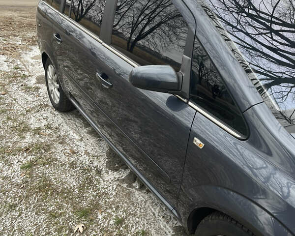 Серый Опель Зафира, объемом двигателя 2.2 л и пробегом 215 тыс. км за 8200 $, фото 7 на Automoto.ua