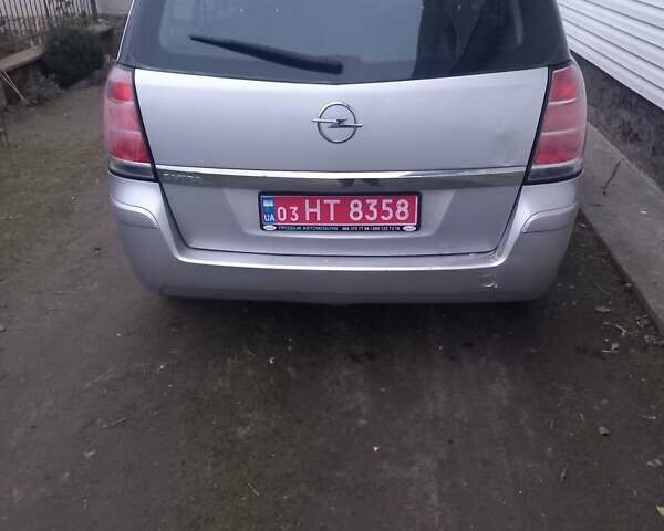 Сірий Опель Зафіра, об'ємом двигуна 1.6 л та пробігом 242 тис. км за 5500 $, фото 3 на Automoto.ua