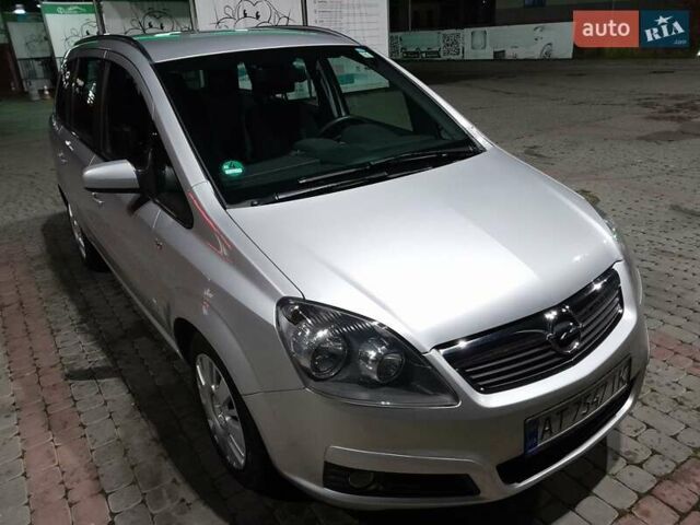 Серый Опель Зафира, объемом двигателя 1.8 л и пробегом 188 тыс. км за 6350 $, фото 7 на Automoto.ua