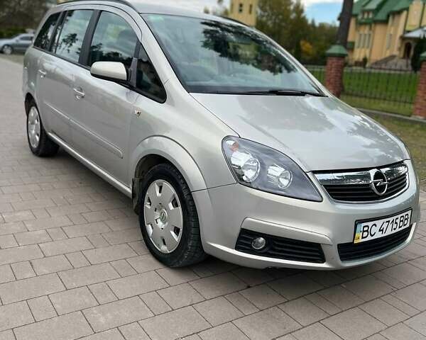 Серый Опель Зафира, объемом двигателя 1.8 л и пробегом 221 тыс. км за 4750 $, фото 6 на Automoto.ua