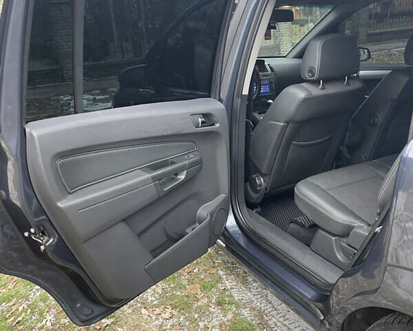 Серый Опель Зафира, объемом двигателя 2.2 л и пробегом 215 тыс. км за 8200 $, фото 24 на Automoto.ua