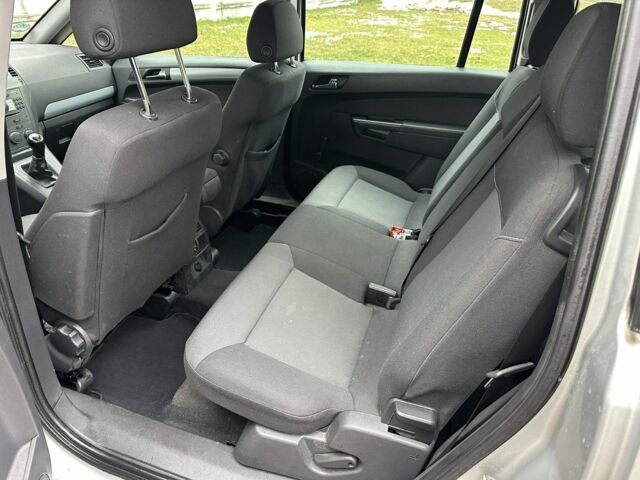 Серый Опель Зафира, объемом двигателя 1.8 л и пробегом 280 тыс. км за 3500 $, фото 10 на Automoto.ua