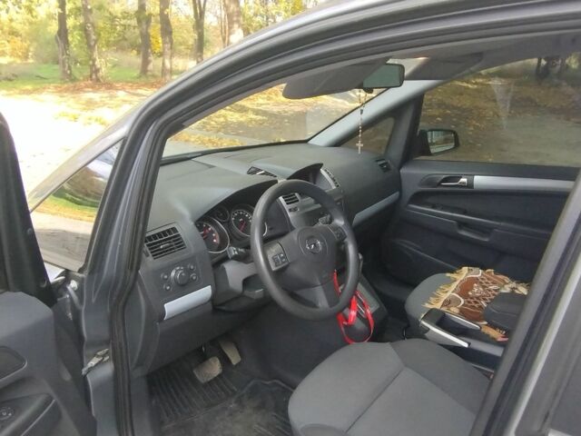 Серый Опель Зафира, объемом двигателя 2.2 л и пробегом 279 тыс. км за 4999 $, фото 7 на Automoto.ua