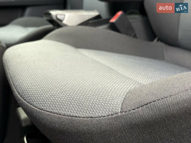 Серый Опель Зафира, объемом двигателя 1.8 л и пробегом 196 тыс. км за 5490 $, фото 24 на Automoto.ua