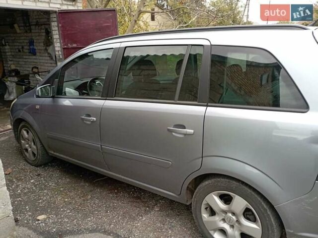 Серый Опель Зафира, объемом двигателя 1.91 л и пробегом 341 тыс. км за 4750 $, фото 10 на Automoto.ua