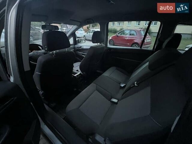 Серый Опель Зафира, объемом двигателя 1.9 л и пробегом 270 тыс. км за 6000 $, фото 8 на Automoto.ua